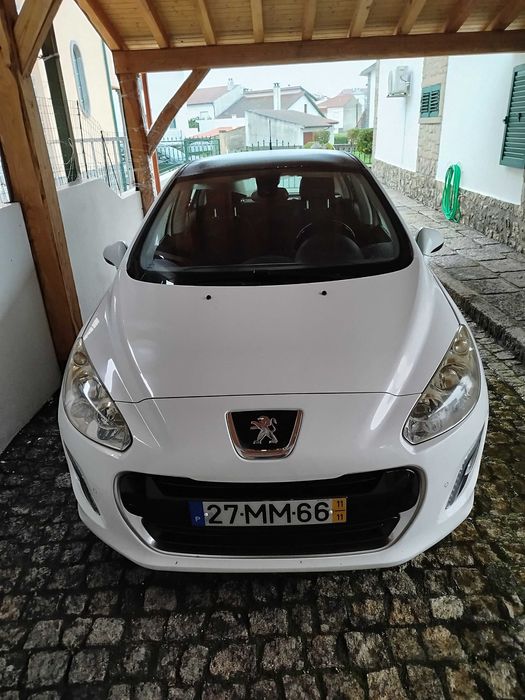 Peugeot 308 1.6 HDI Allure em excelente estado de conservação carro de garagem
