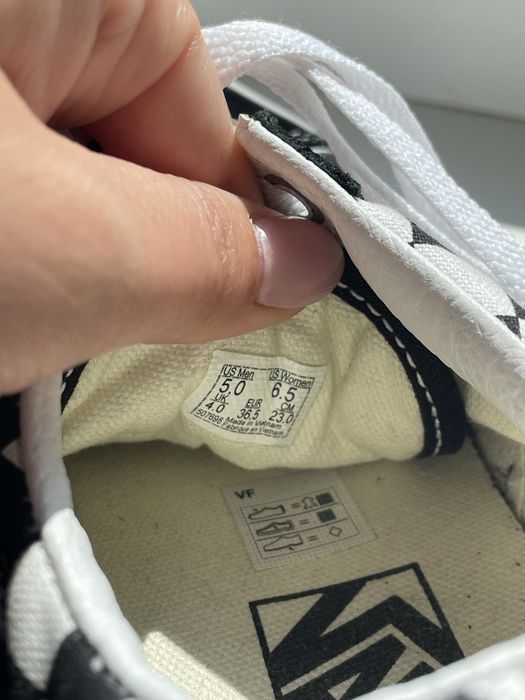 Кеди Vans.