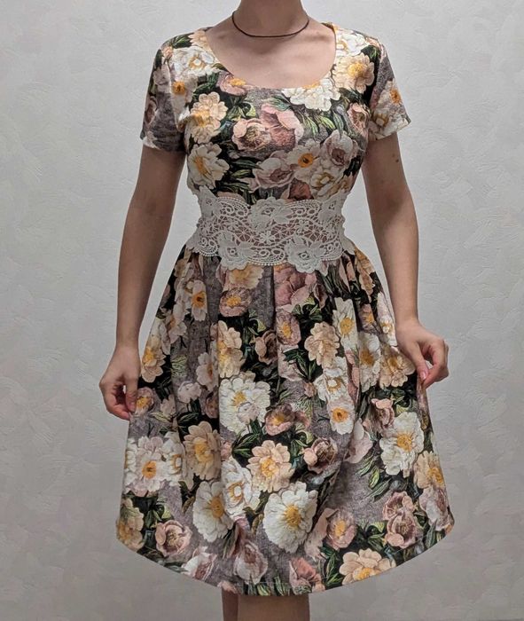 Літня сукня з квітковим принтом, m-l