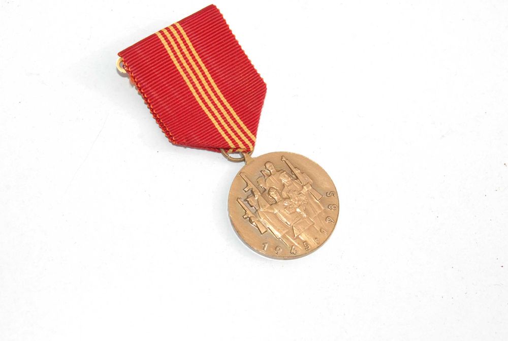 Stara medal zapinka odznaka wpinka 80 lata antyk