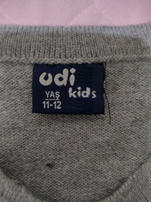 Продам сіру кофту р. 140-146