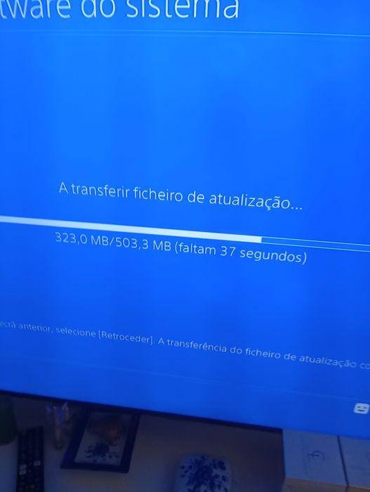Ps4 Slim com 2 comandos