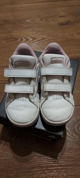 Adidasy dla dziewczynki 26