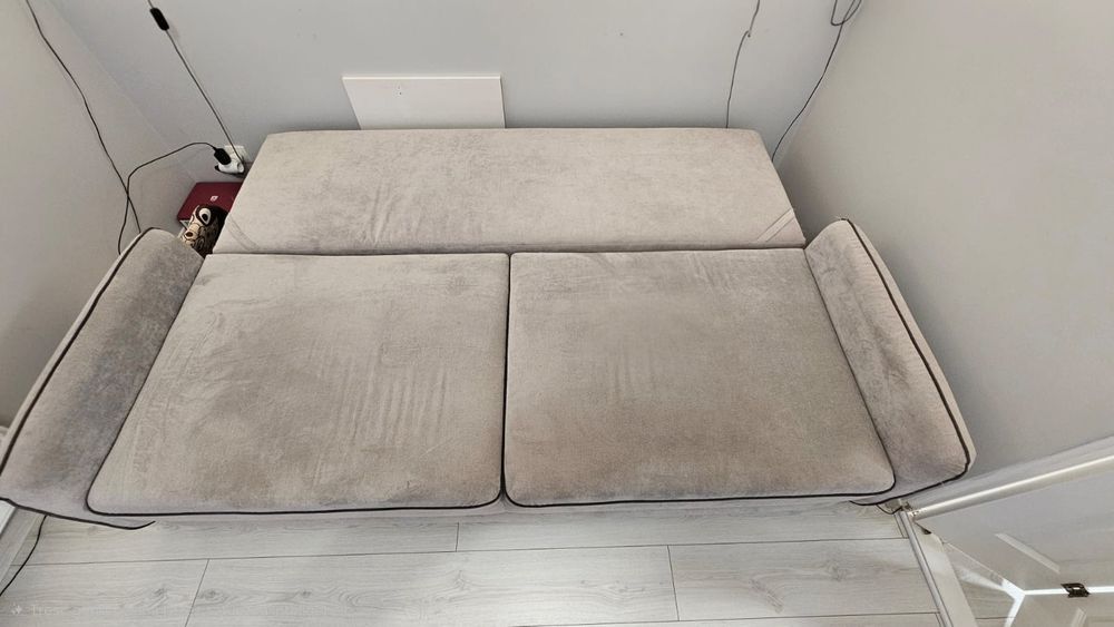 Sofa z funkcją spania I pojemnikiem na pościel