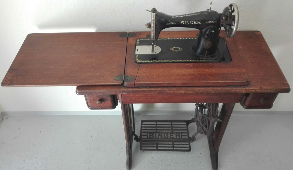 Máquina de Costura Singer