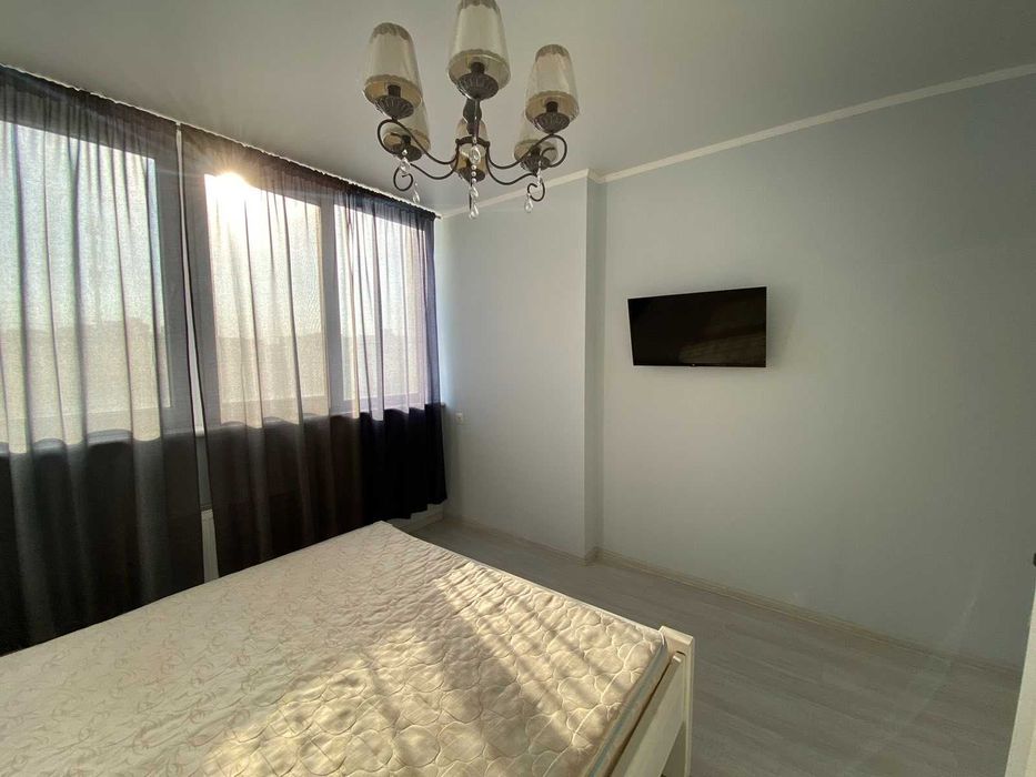 Продам 2 кімнатну квартиру з ремонтом на вул. Сахарова