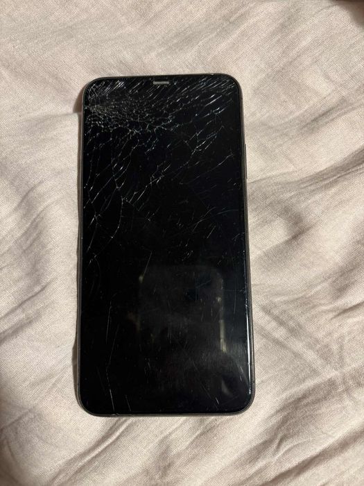 iPhone 11 pro max uszkodzony