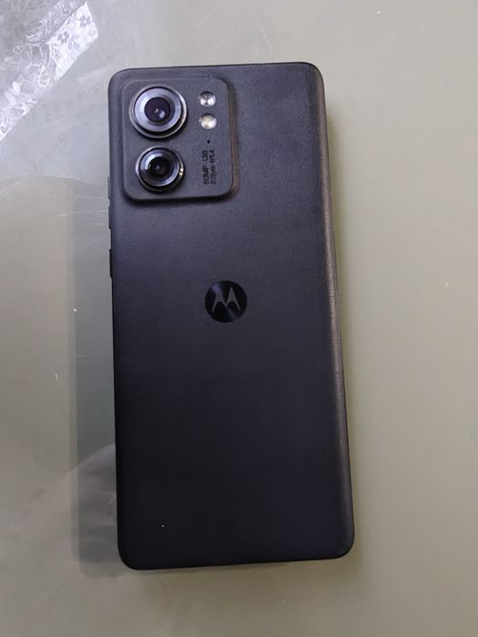 Продам телефон motorola edge 40