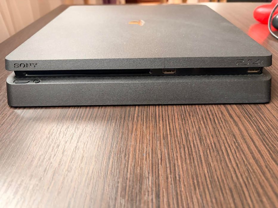 PS4 Slim 500GB + 2 джойстики + Зарядна станція та чохли у подарунок!