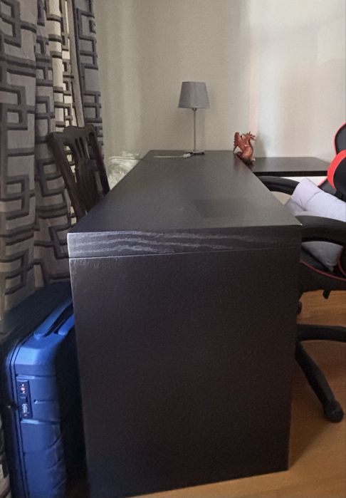 Secretaria com movel de apoio