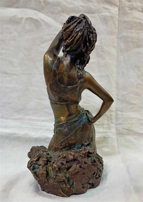 Estatueta Mulher Bronze Paor