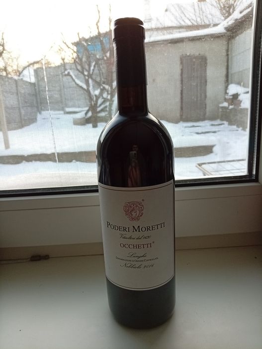 Вино Poderi Moretti Occhetti Langhe Nebbiolo 2016 года.