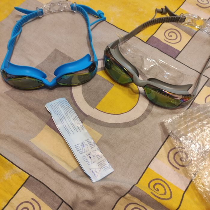 Очки для плавания новые