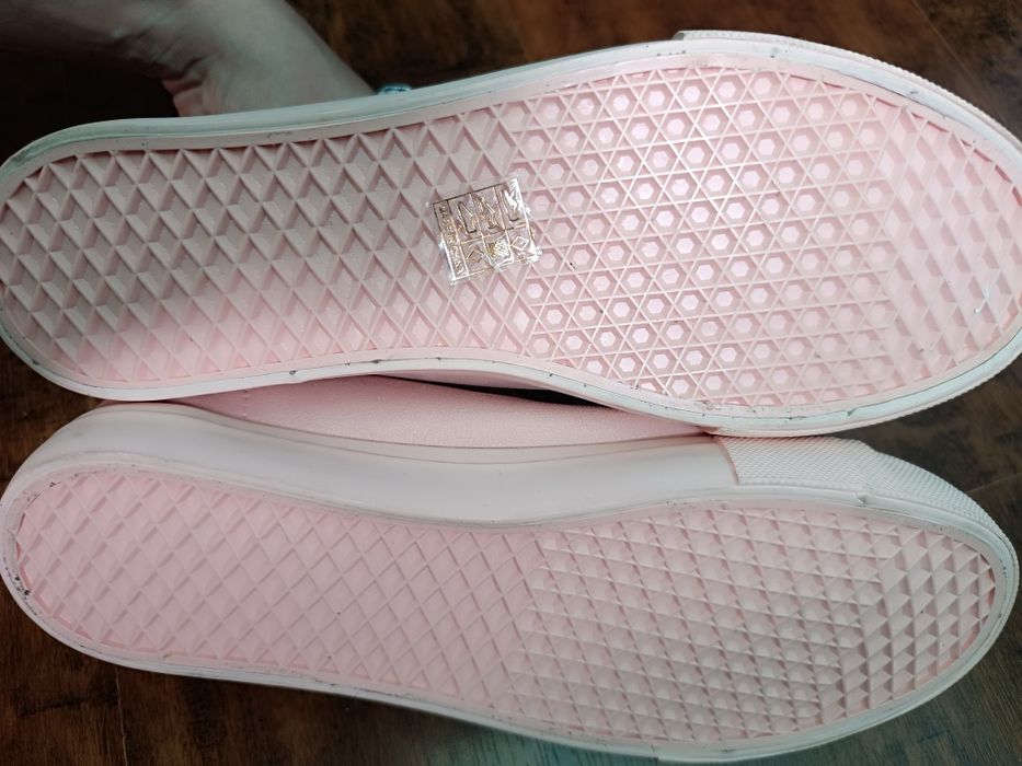 Buty damskie ze wstążką