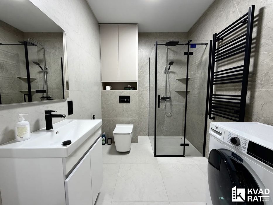 Перша здача ! 1км квартира біля ТЦ Велес