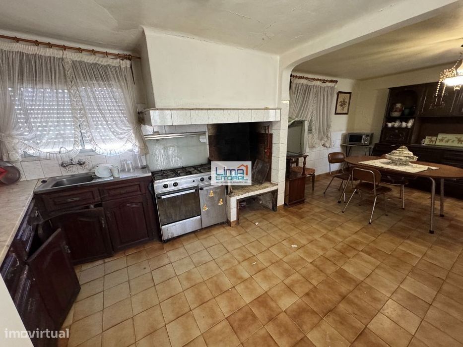 Moradia para renovar + 2 terrenos agrícolas - Batalha