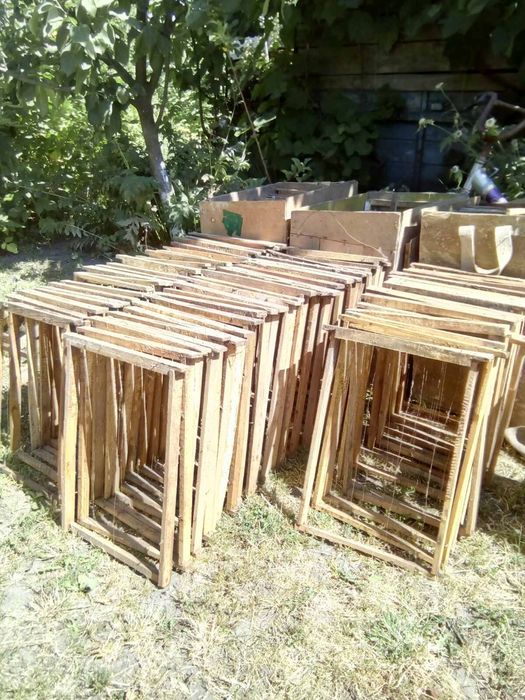 Вулики Українка та рамки до них