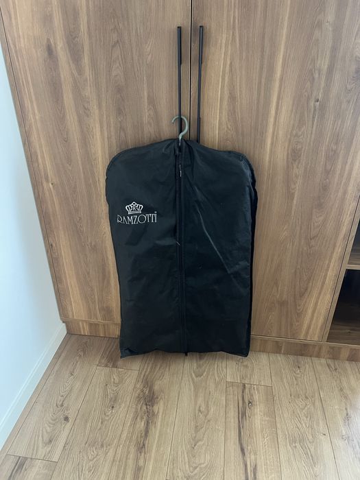 Чоловічий косюм трійка ,в ідеальному стані . Шикарна якість