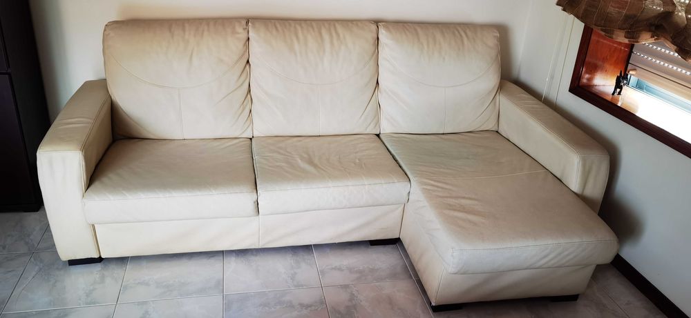 Sofá com chaise long