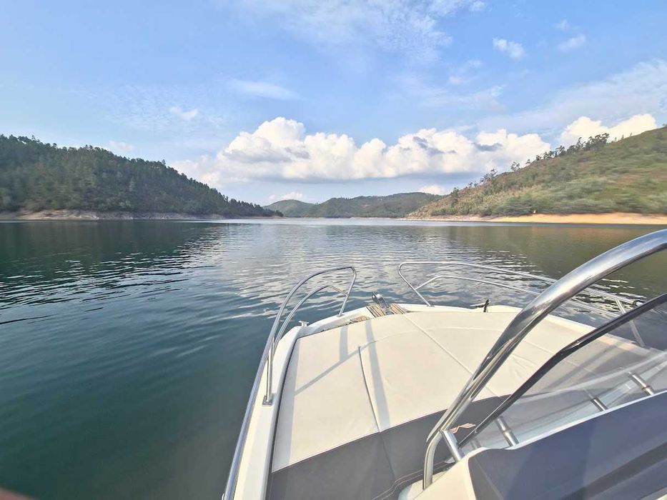 BENETEAU FLYER 5.5 SUNDECK | SUZUKI 140 HP | 2019 - c/ atrelado