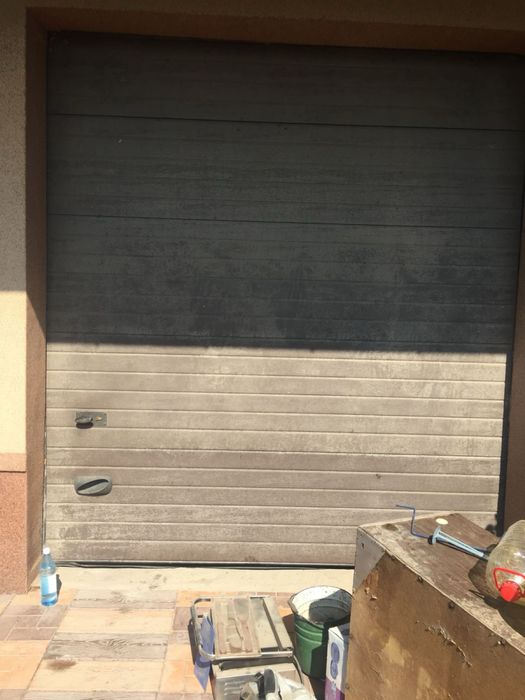 Секційні гаражні ворота б/в