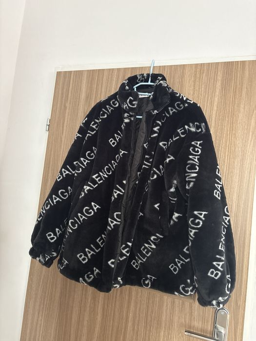 Futerkp balenciaga czarne