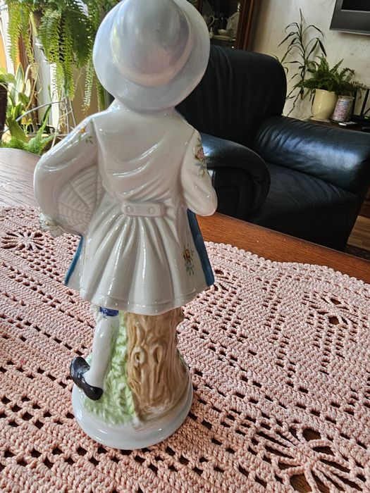 Porcelanowa figurka angielska