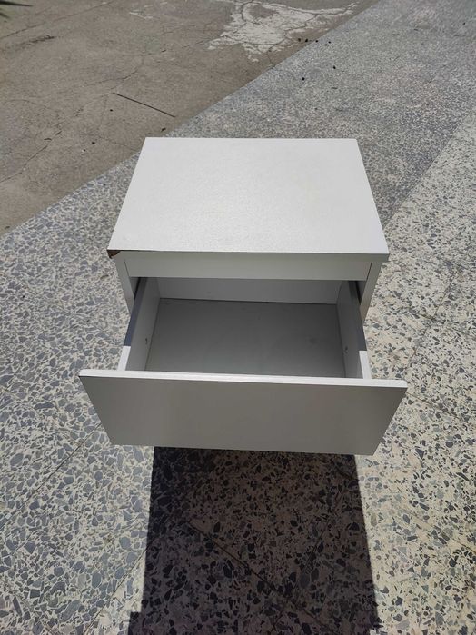 mesa cabeceira ikea