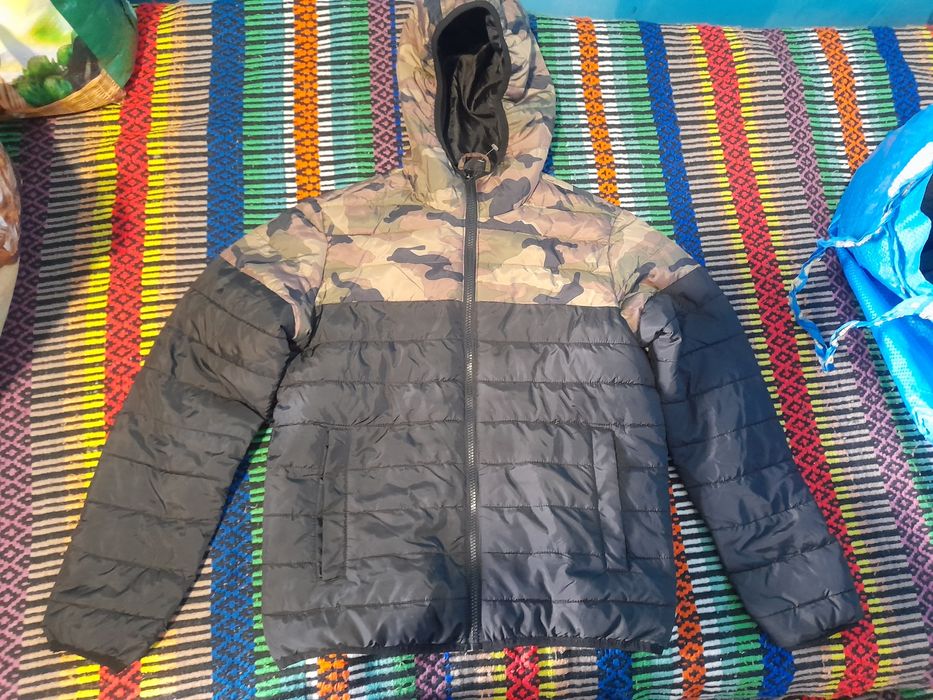 Casaco fino mas quente marca sinsay Novo novo