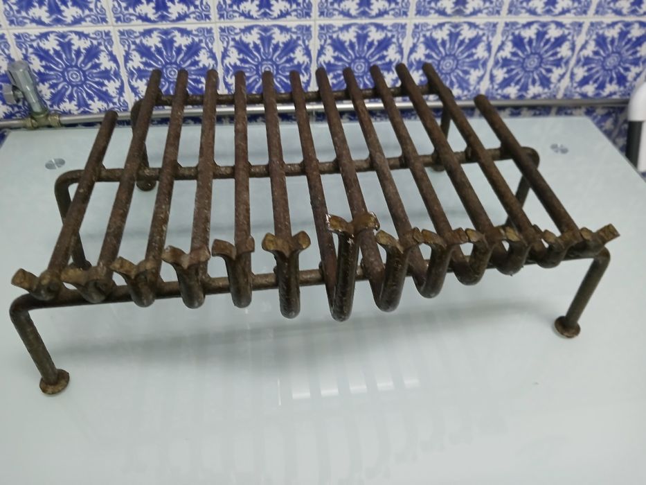 Panelas de ferro + trempe .