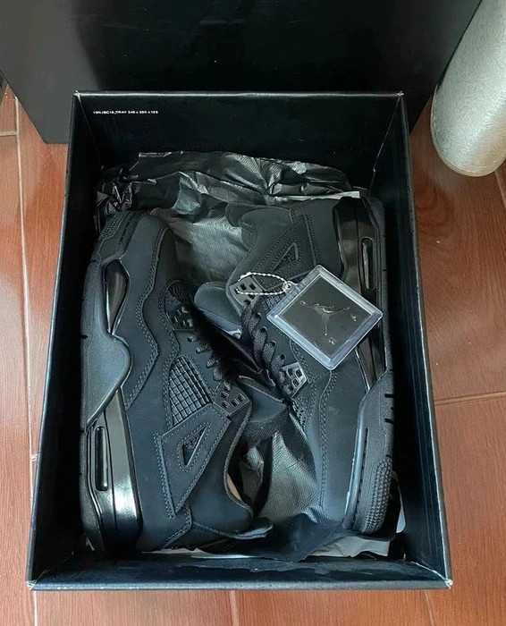 Buty sportowe Jordan 4 Retro Black Cat r.42