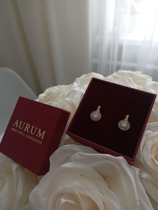 Продам сережки золото.