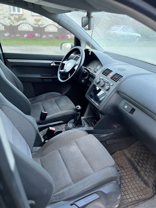 volkswagen touran