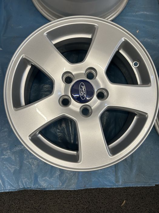 190 Felgi Aluminiowe Ford R 15 5x108 otwór 63,3 NOWE
