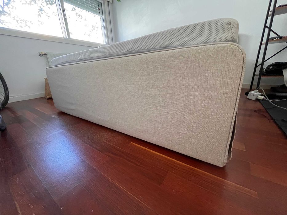 Cama e estrado IKEA com oferta de colchao