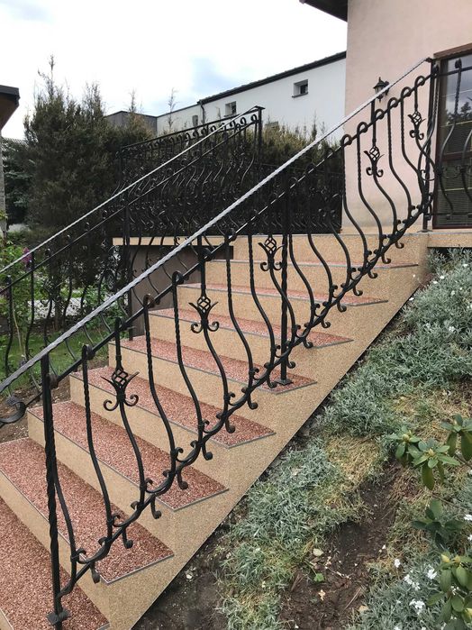 Kamienny dywan  balkon taras schody