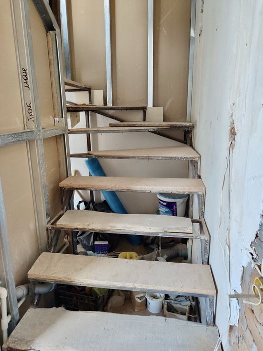 Продається 4-кімнатна 2-рівнева квартира в новобудові . Чортків