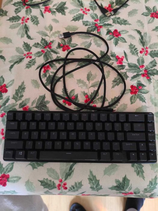 HyperX Alloy Origins 65 Mecânico RGB Preto - Impecável, Compacto 65%!