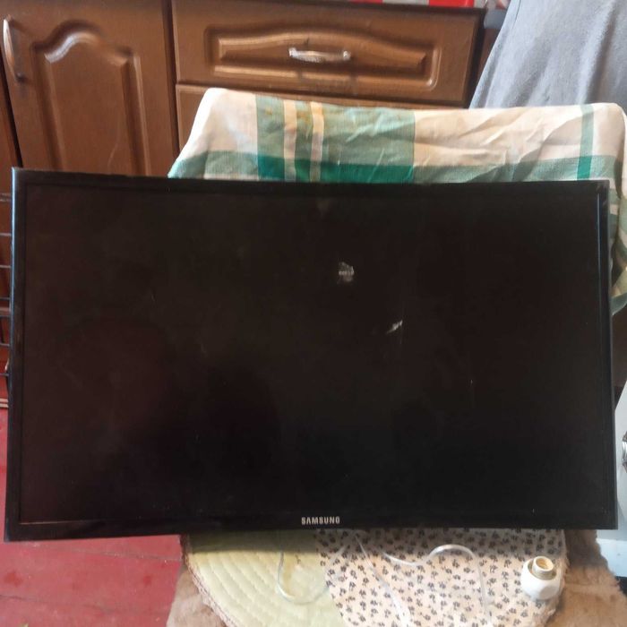 Монитор Samsung c24 f390 fhai