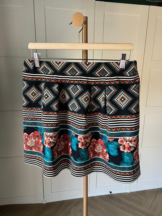 Spódniczka mini w kwiaty rozmiar 40 L marki Promod