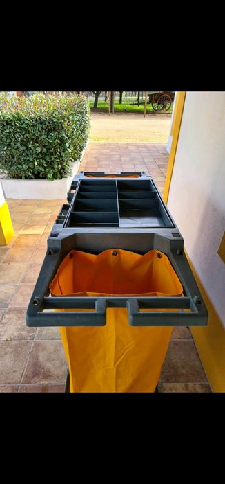 Carrinho de serviço para hotelaria