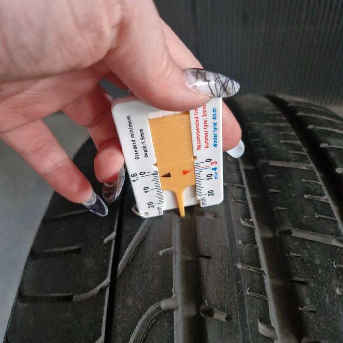 Б\У літня шина Pirelli Pzero 245/45 R19 102Y MOE RFT