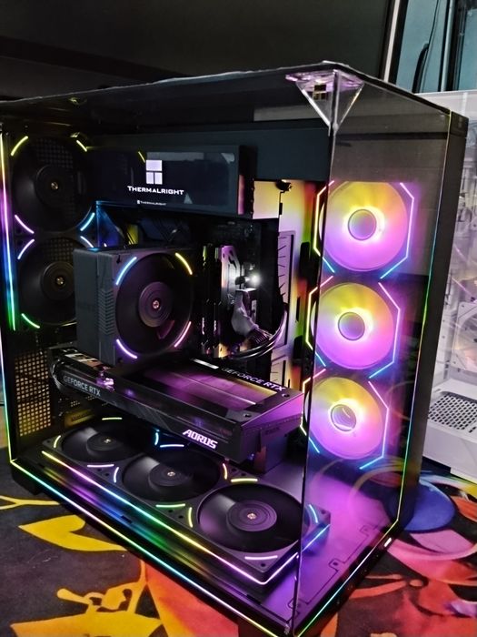 SUPER OKAZJA – Potężny PC Gamingowy z Ekranem LCD!