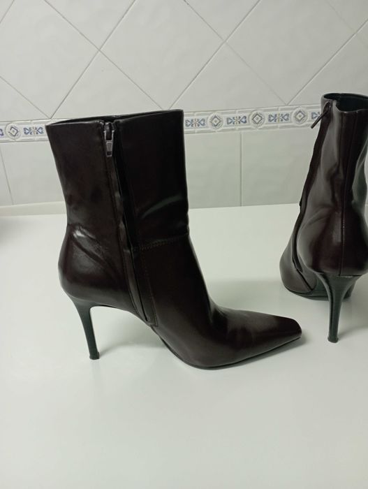Botas Zara Bordô