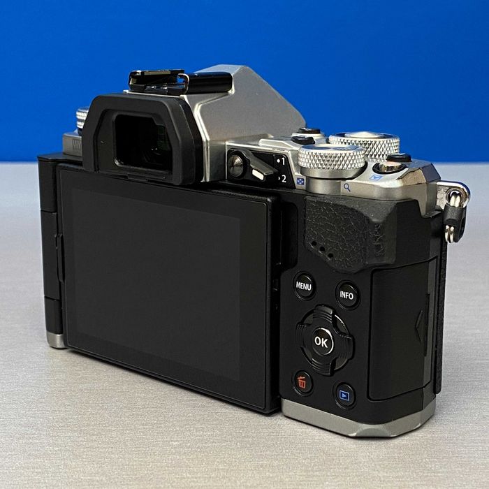 Olympus OM-D E-M5 Mark II (Corpo) - 16.1MP