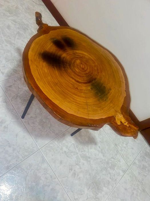 Mesa nova de apoio/centro feita á mão madeira tratada preço negociável