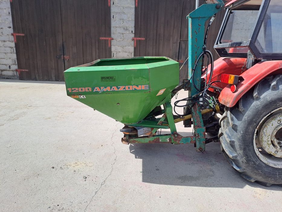 Rozsiewacz z dźwigiem Amazone ZA-X 1200l