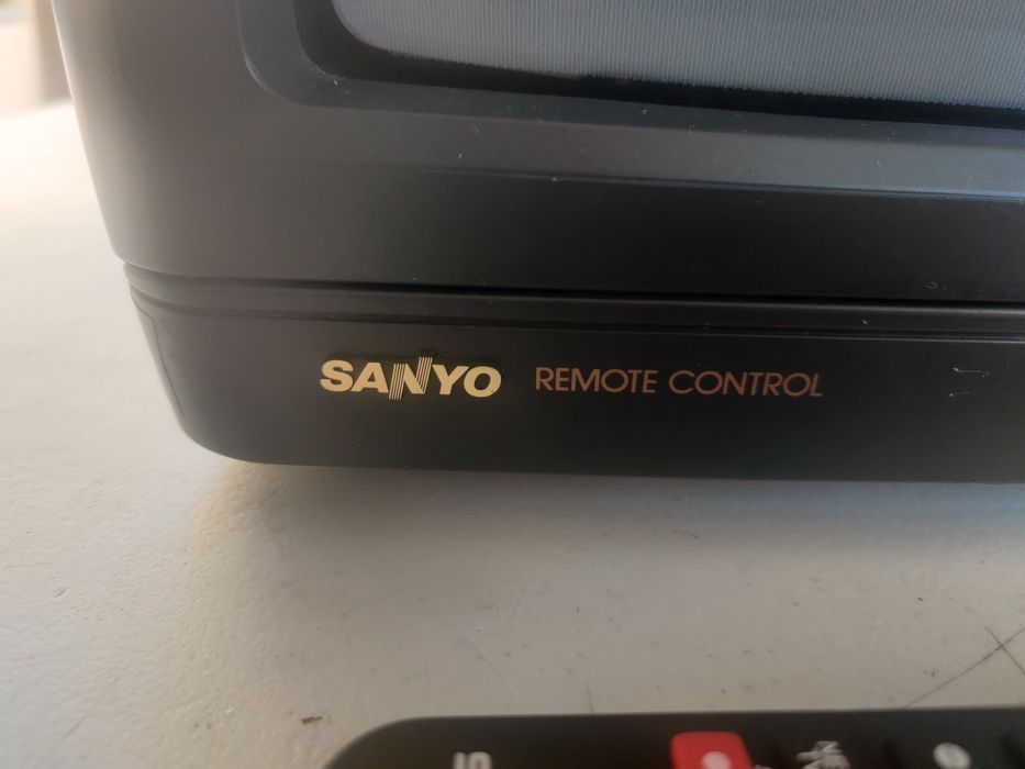 Televisão Sanyo CEP3037PG-01