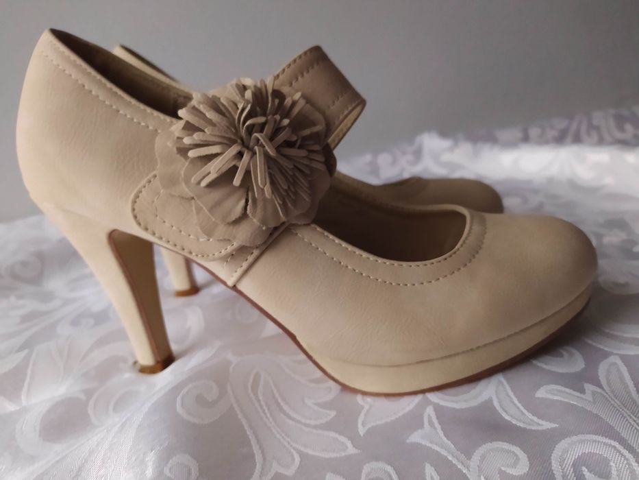 Modne buty rozmiar 39