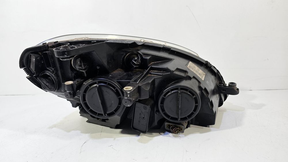 Mercedes c w204 lampa przód przednia ciemna lewa h7 eu